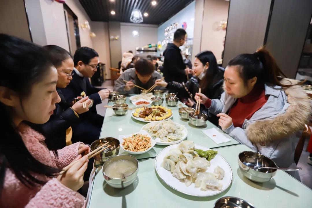 雅士林房地产举行第四季度生日会